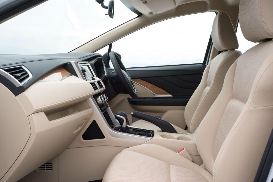 Интерьер Mitsubishi Xpander 2017 года  (фото 28 из 30)